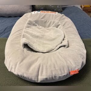 Boon Puff Inflatable/Portable Gray Baby Bather with Soft Swaddle